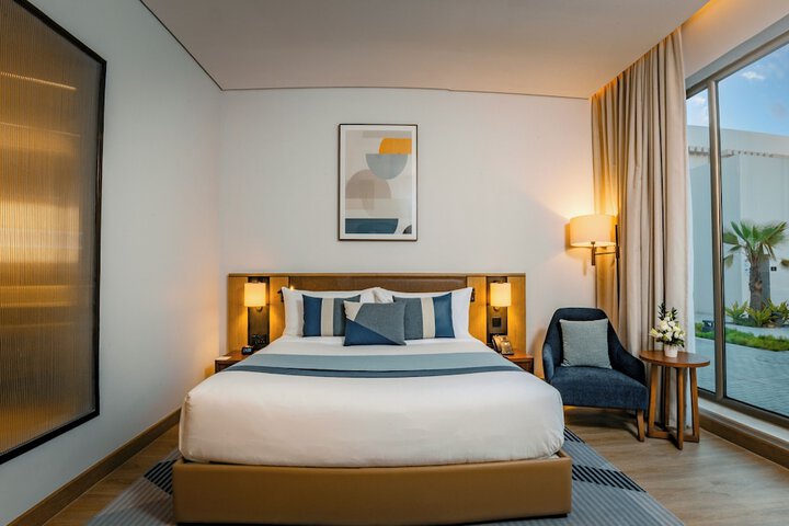 Room 25 of 62