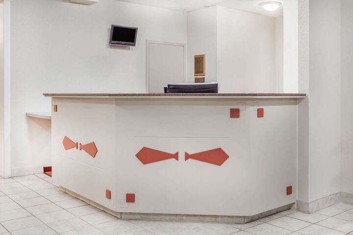 Hotel Interior 4 of 28