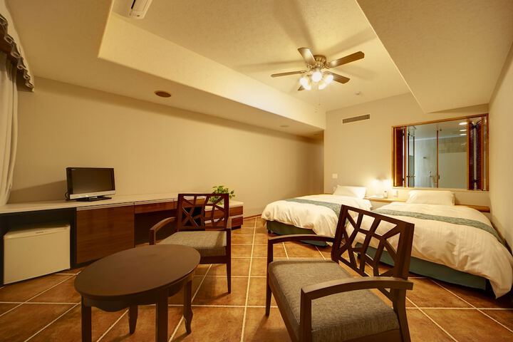 Room 8 of 65