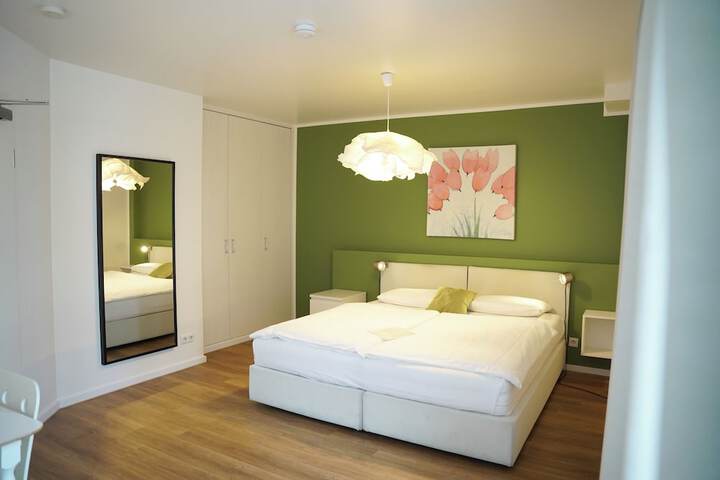 Room 21 of 76
