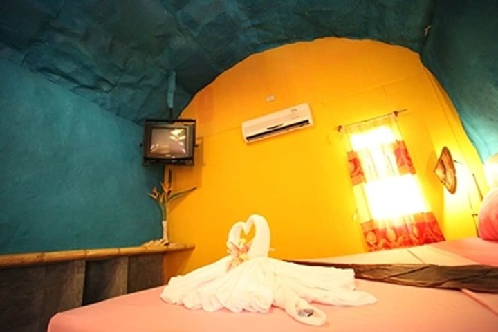 Room 42 of 169