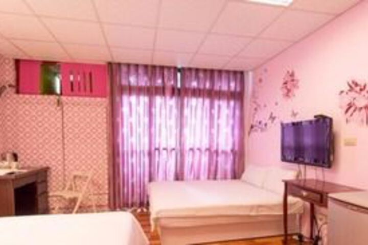 Room 33 of 118