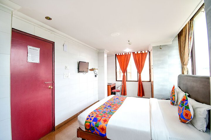 Room 15 of 38