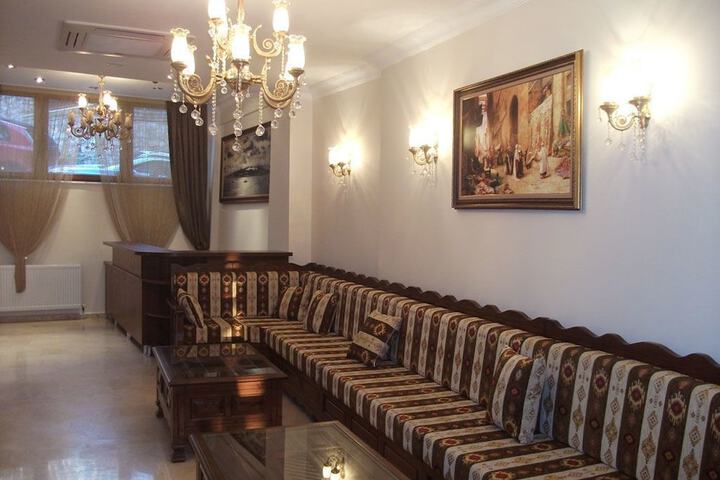 Entrance & Lobby