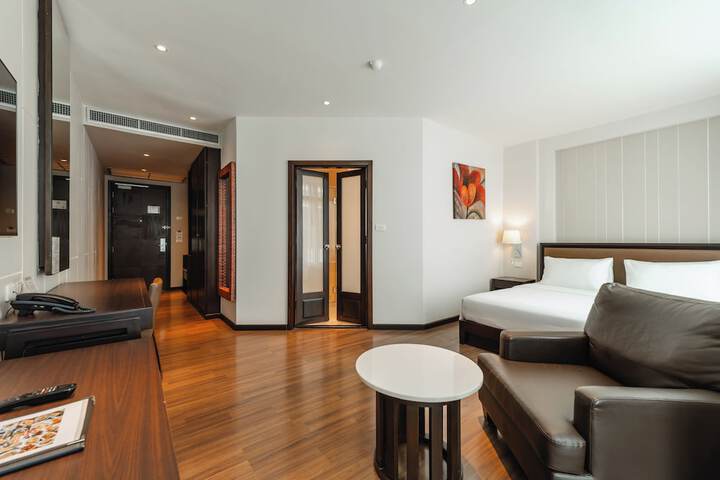 Room 12 of 82