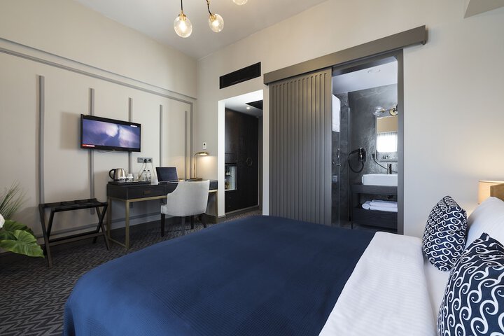 Room 8 of 62