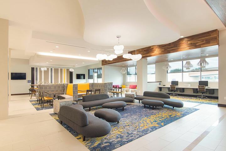 Lobby lounge