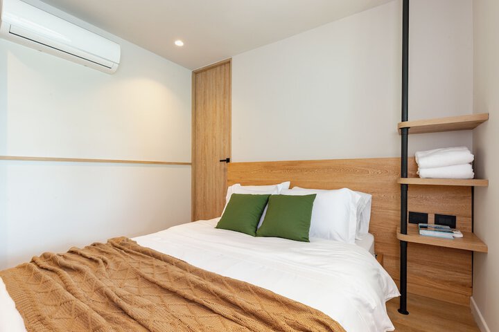 Room 20 of 199