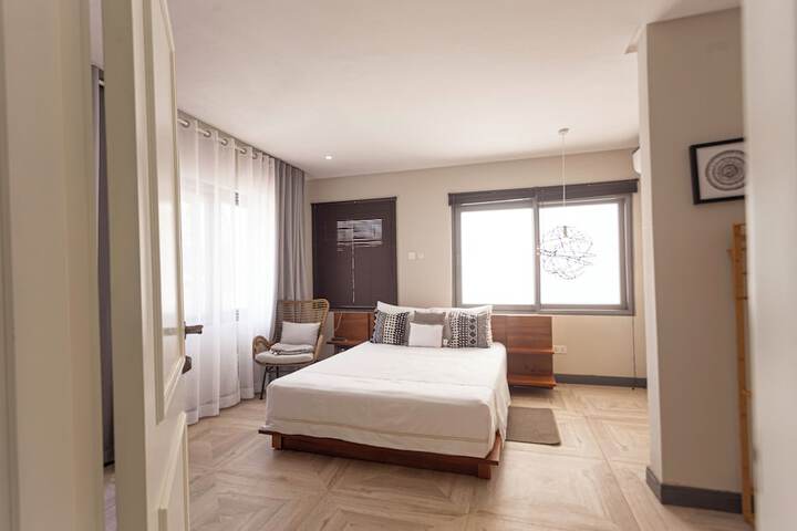 Room 8 of 75