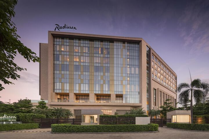 Exterior of Radisson Hotel Delhi MG Road
