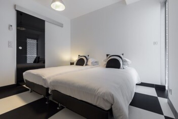 Room 20 of 29