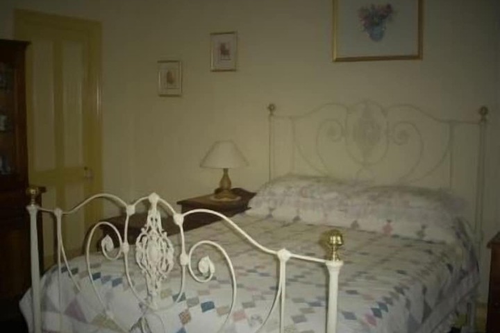Room 3 of 34
