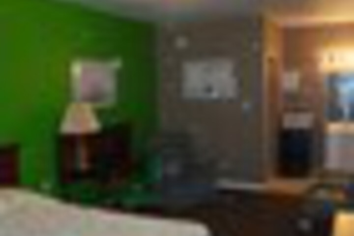 Room 35 of 111