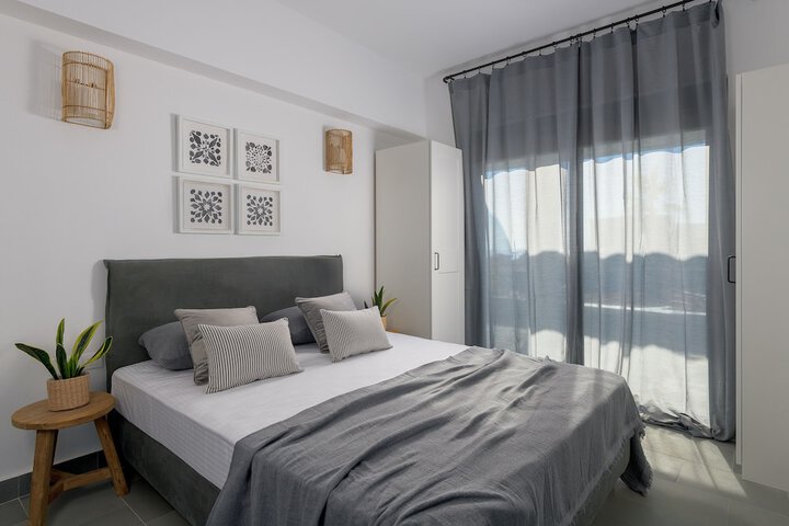 Room 5 of 25
