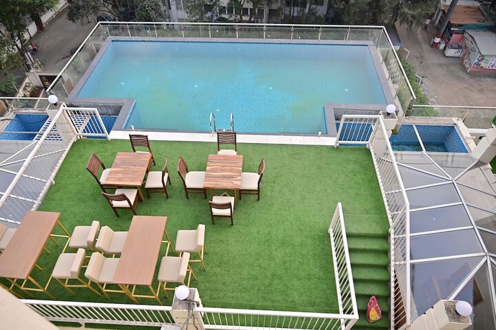 Pool 27 of 38