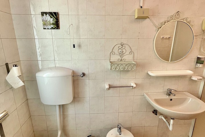 Room 125 of 140