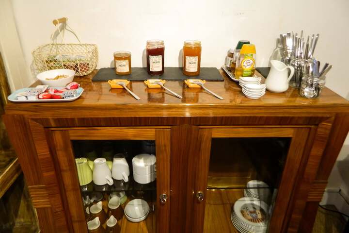 Breakfast/Coffee Service 35 of 40