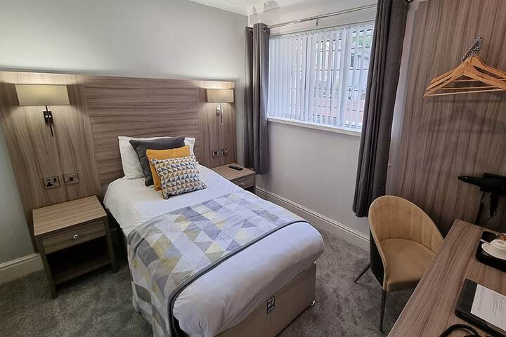 Room 33 of 75