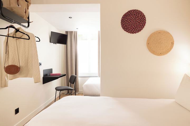 Room 12 of 29