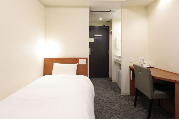 Room 7 of 26
