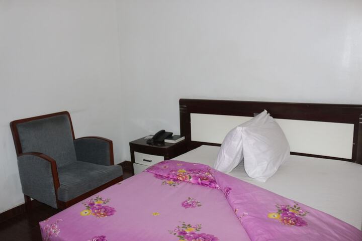 Room 5 of 14