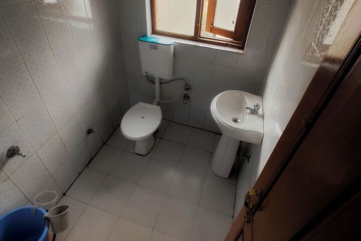 Room 9 of 17