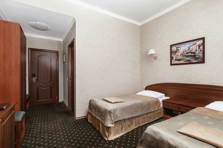 Room 9 of 47
