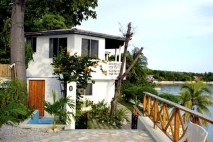 Ouanga Bay Beach Hotel