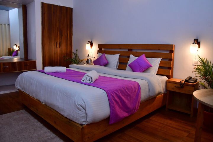 Room 2 of 27