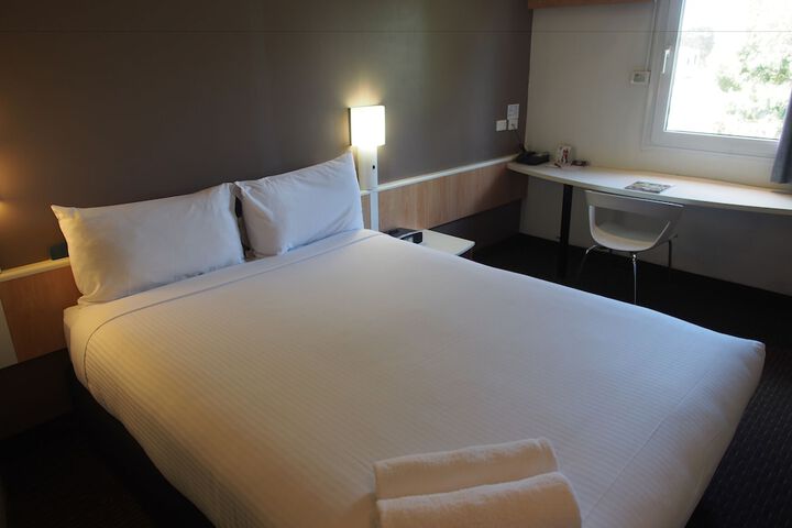 Room 15 of 33