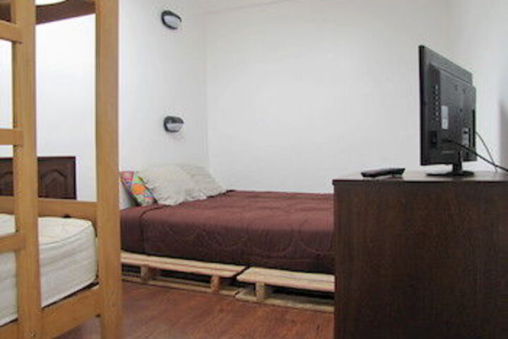Room 19 of 83