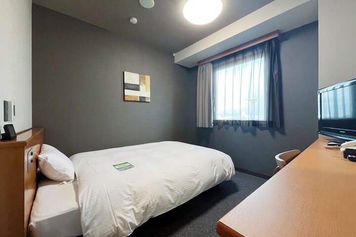 Room 6 of 31