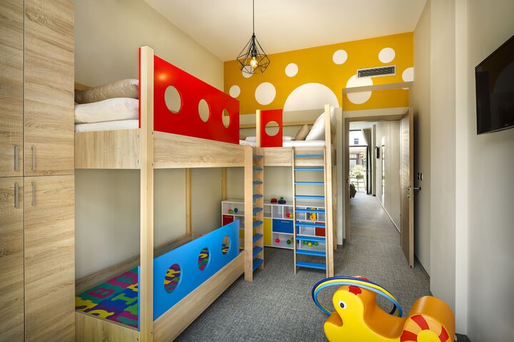 Room 6 of 75
