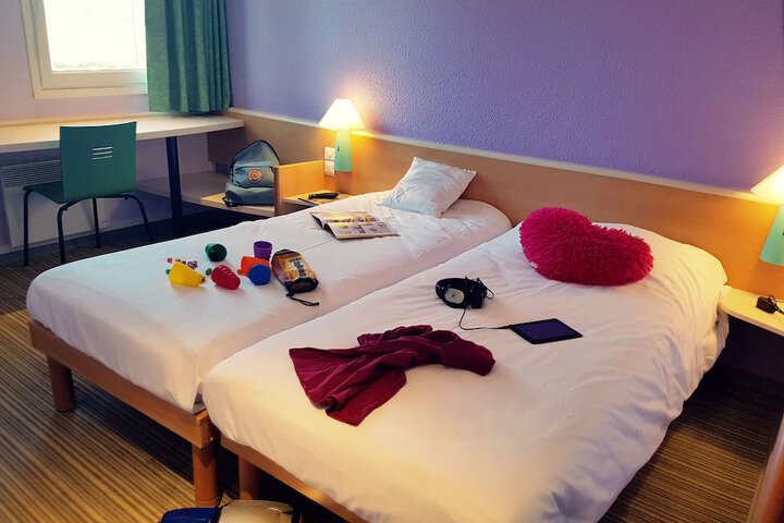 Room 5 of 63