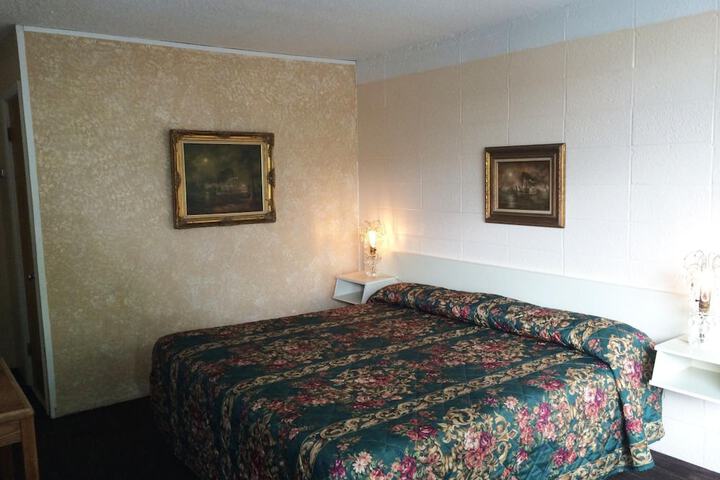 Room 15 of 32