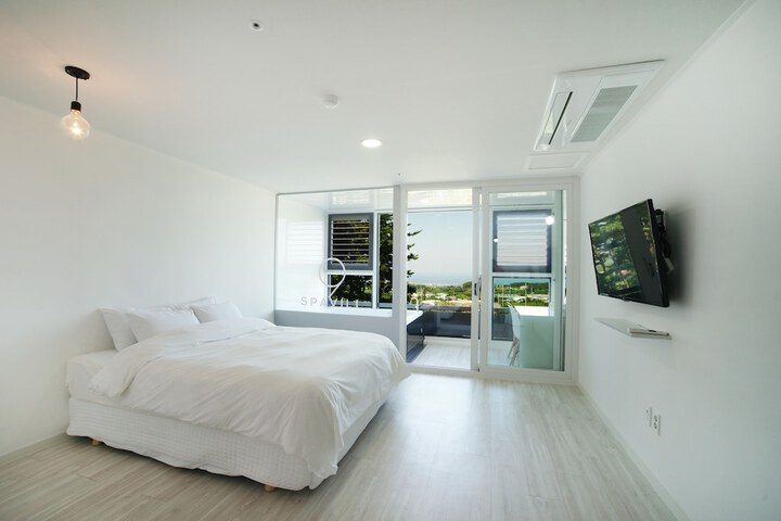 Room 5 of 71