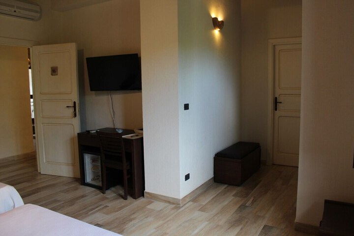Room 16 of 39