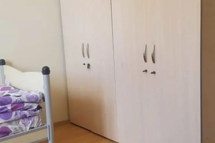 Room 4 of 13