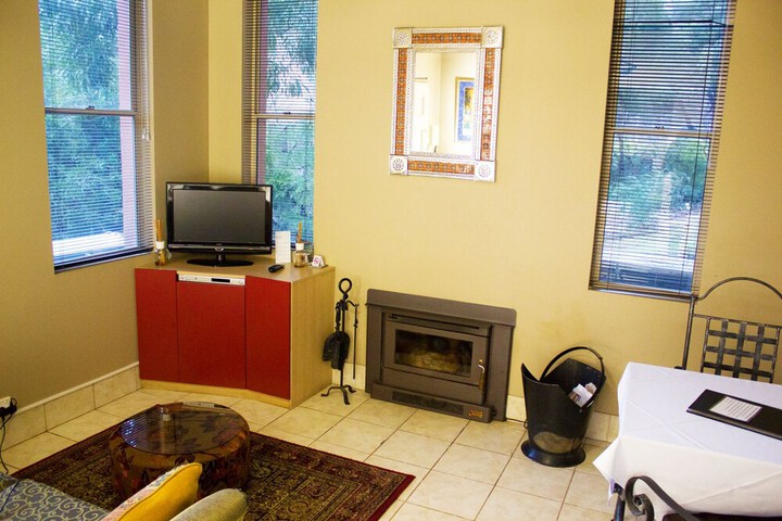 Room 4 of 36