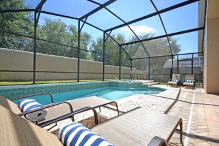 Pool 39 of 83