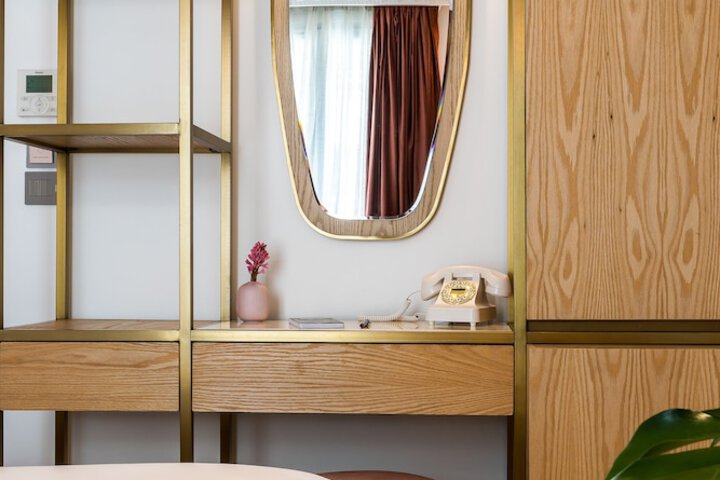Room 32 of 77