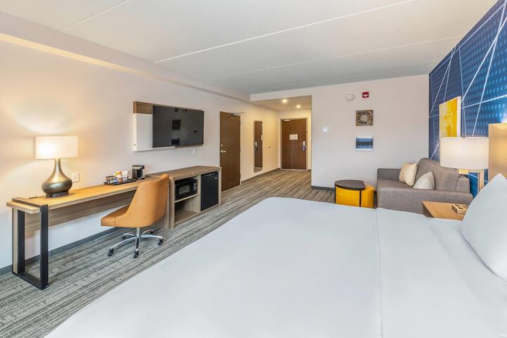 Room 19 of 38
