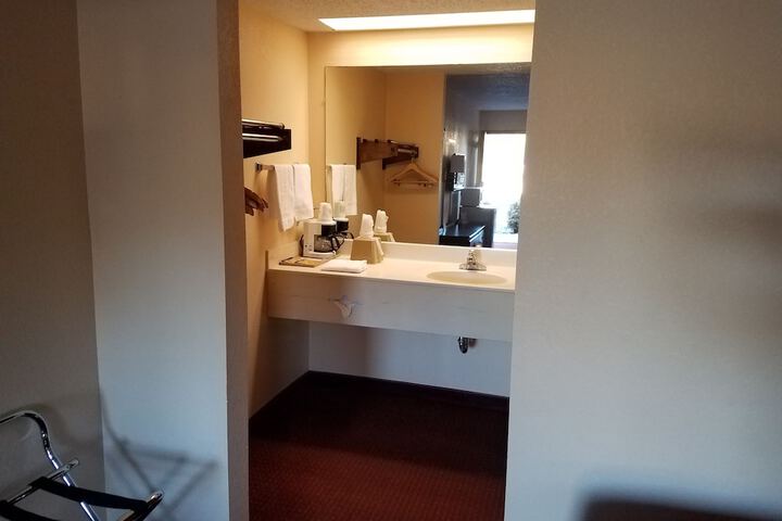 Bathroom sink