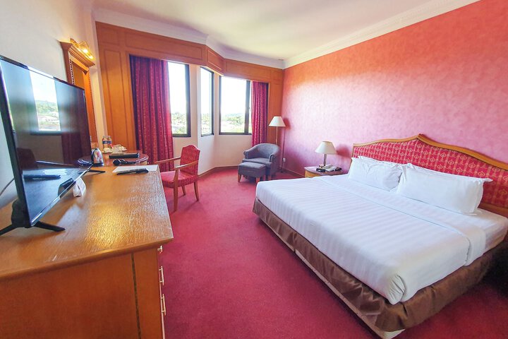 Room 6 of 65