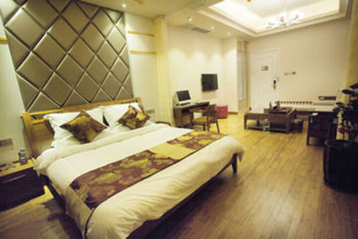 Room 19 of 36