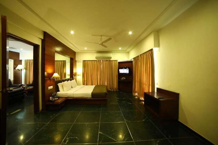 Room 7 of 24