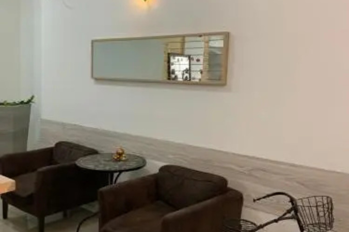 Room 10 of 11
