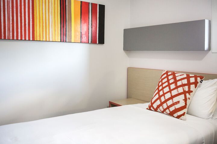 Room 7 of 38