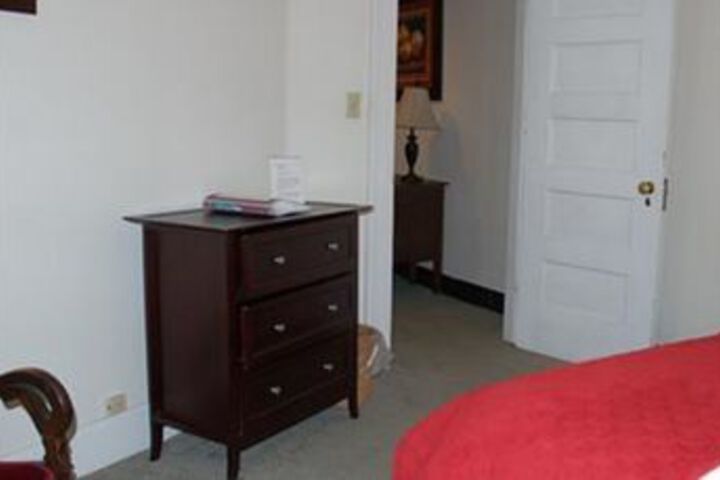 Room 15 of 48