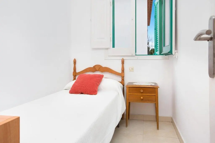 Room 3 of 10